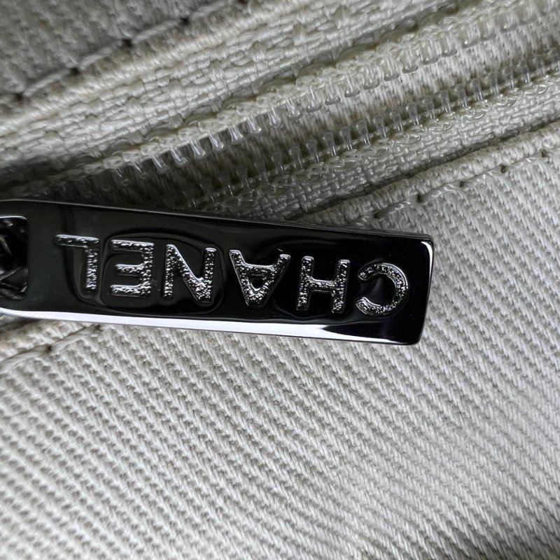 CHANEL 明線菱格紋大號手拿包-20