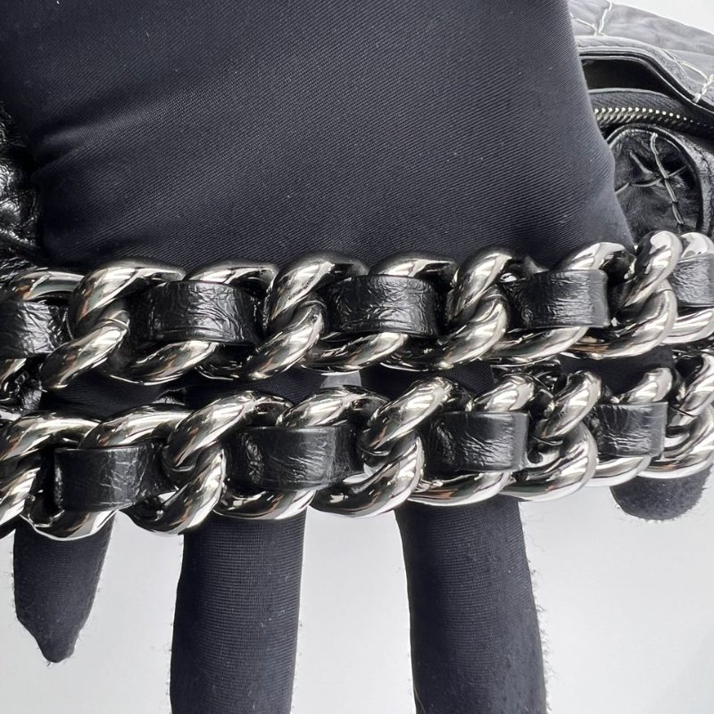 CHANEL 明線菱格紋大號手拿包-26