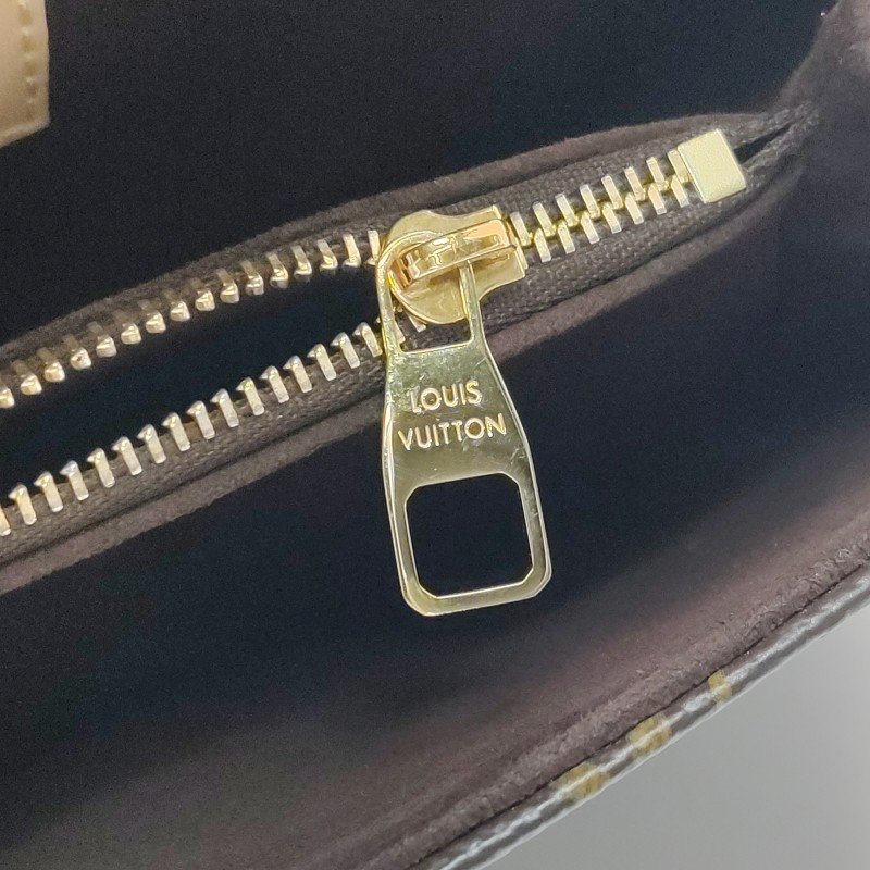 Louis Vuitton (LV) Pochette Metis East West植革老花肩包晶片款-12