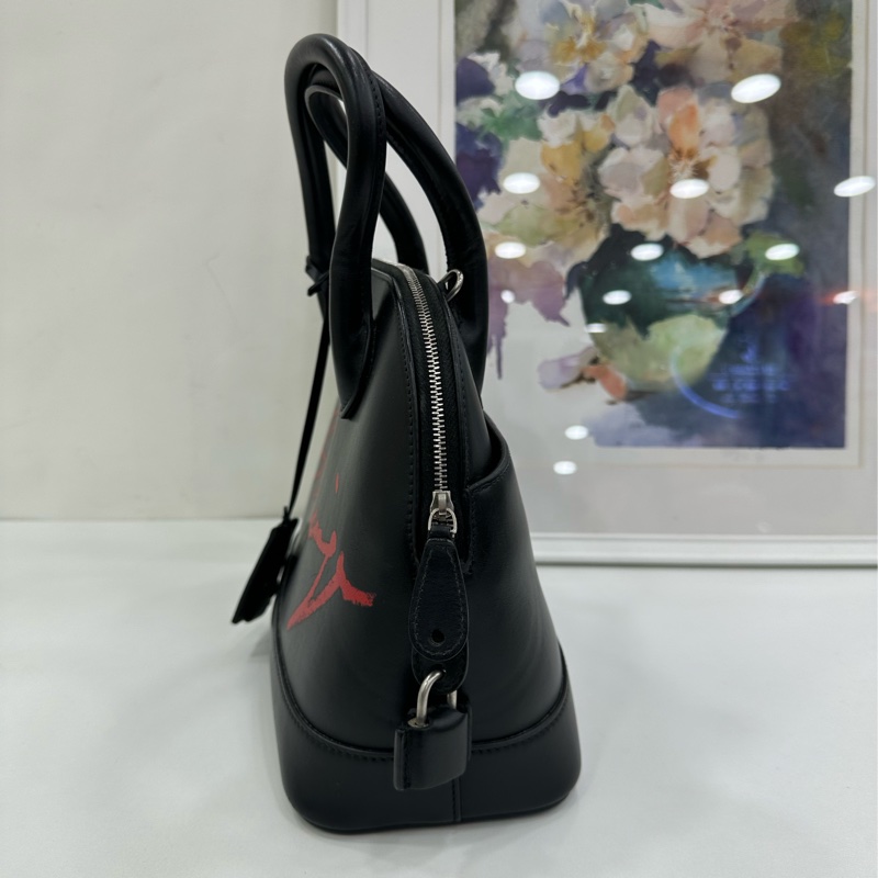 Balenciaga巴黎世家黑色貝殼包，塗鴉款LOGO設計-4