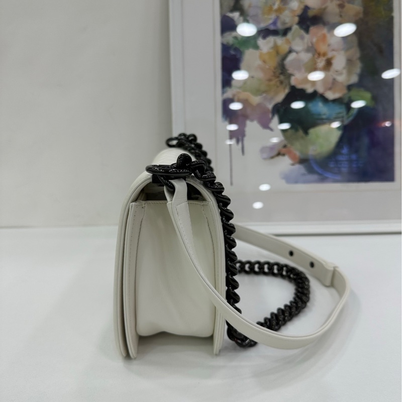 Chanel 香奈兒 Leboy中號 白色黑扣 羊皮 24開-3