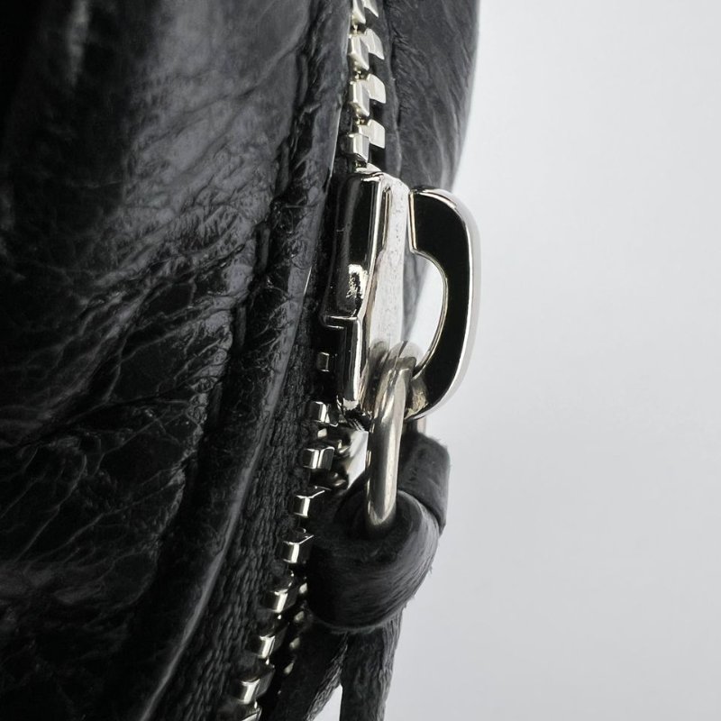 Balenciaga 鉚釘做舊斜挎小方包-16