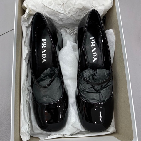 Prada黑色漆皮瑪莉珍鞋 36碼 閒置