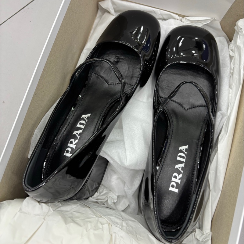 Prada黑色漆皮瑪莉珍鞋 36碼 閒置-2