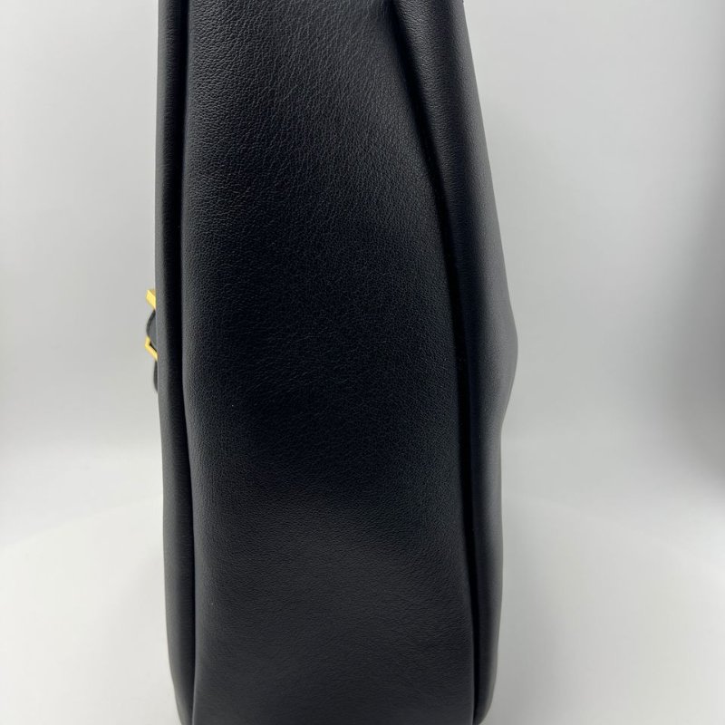 Saint Laurent 黑色粒面皮革水桶包-3