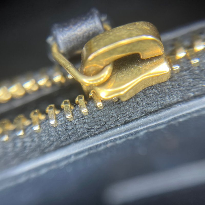 Saint Laurent 黑色粒面皮革水桶包-19