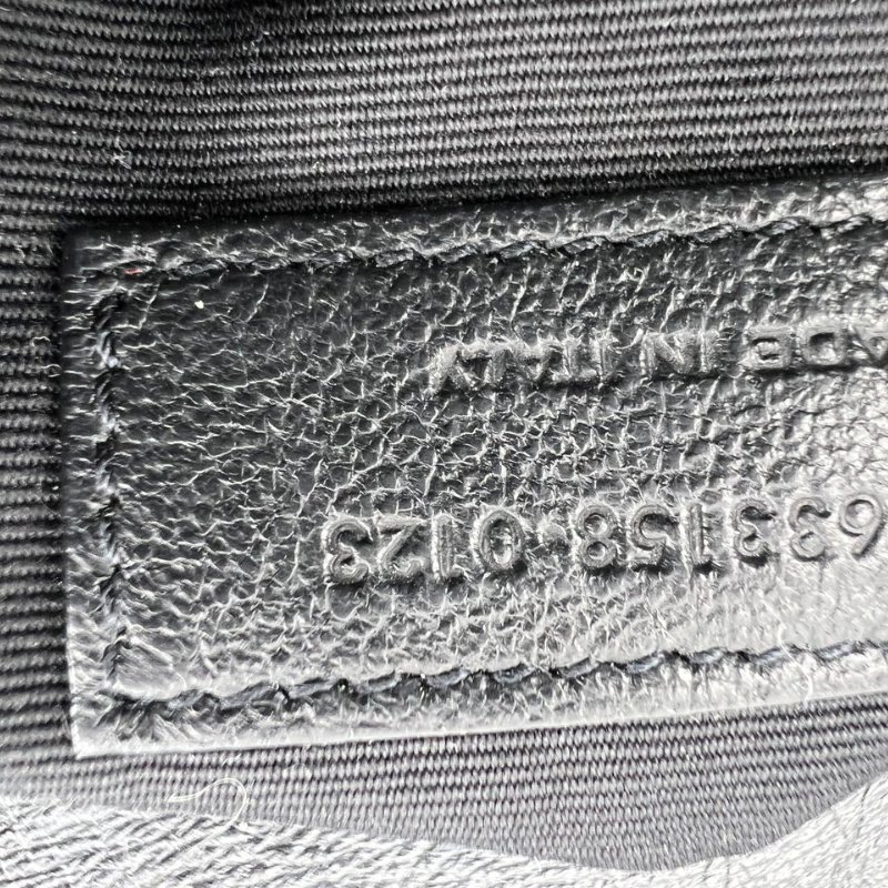 Saint Laurent Niki 油蠟皮鍊條包-1