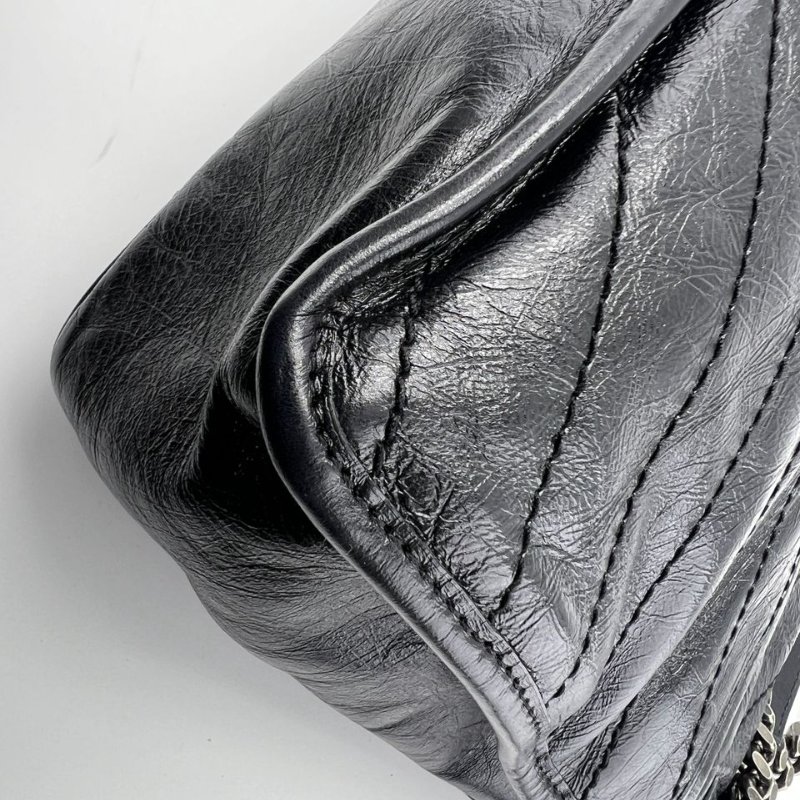 Saint Laurent Niki 油蠟皮鍊條包-13