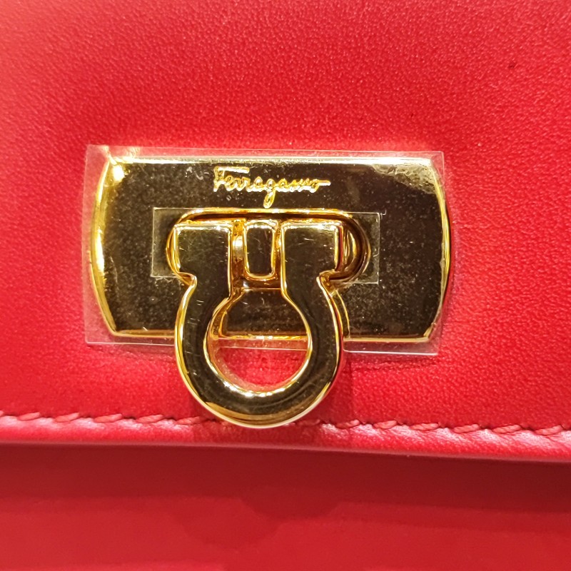 Ferragamo Mini Chain Shoulder-8