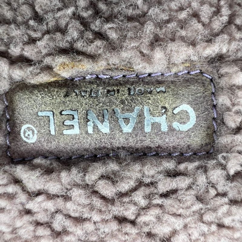 CHANEL 麂皮毛絨邊 CF 手拿包-1