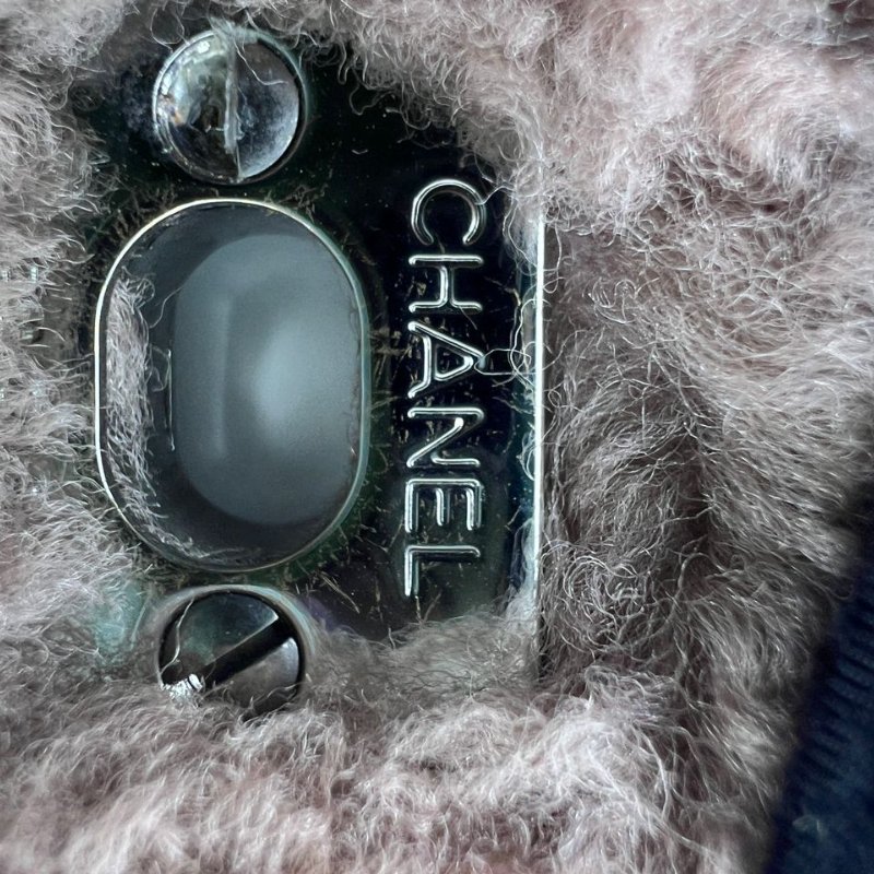 CHANEL 麂皮毛絨邊 CF 手拿包-16