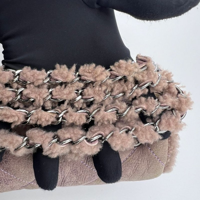 CHANEL 麂皮毛絨邊 CF 手拿包-17