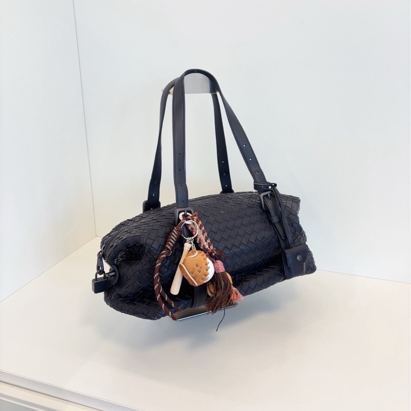 【97新🆕】BV 🖤黑色編織波士頓包 經典Intrecciato編織工藝 手感柔軟又耐用 簡約大氣手提包 單肩包-1