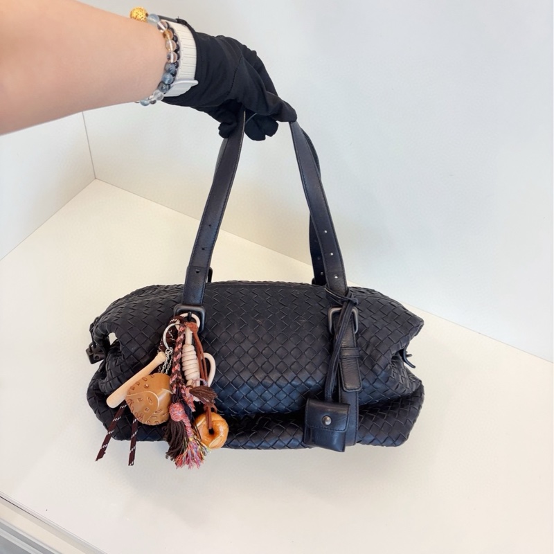 【97新🆕】BV 🖤黑色編織波士頓包 經典Intrecciato編織工藝 手感柔軟又耐用 簡約大氣手提包 單肩包-7