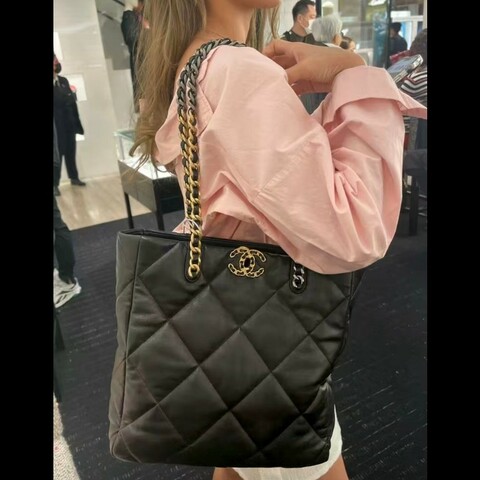 chanel 19 tote 超好用大容量經典實用~