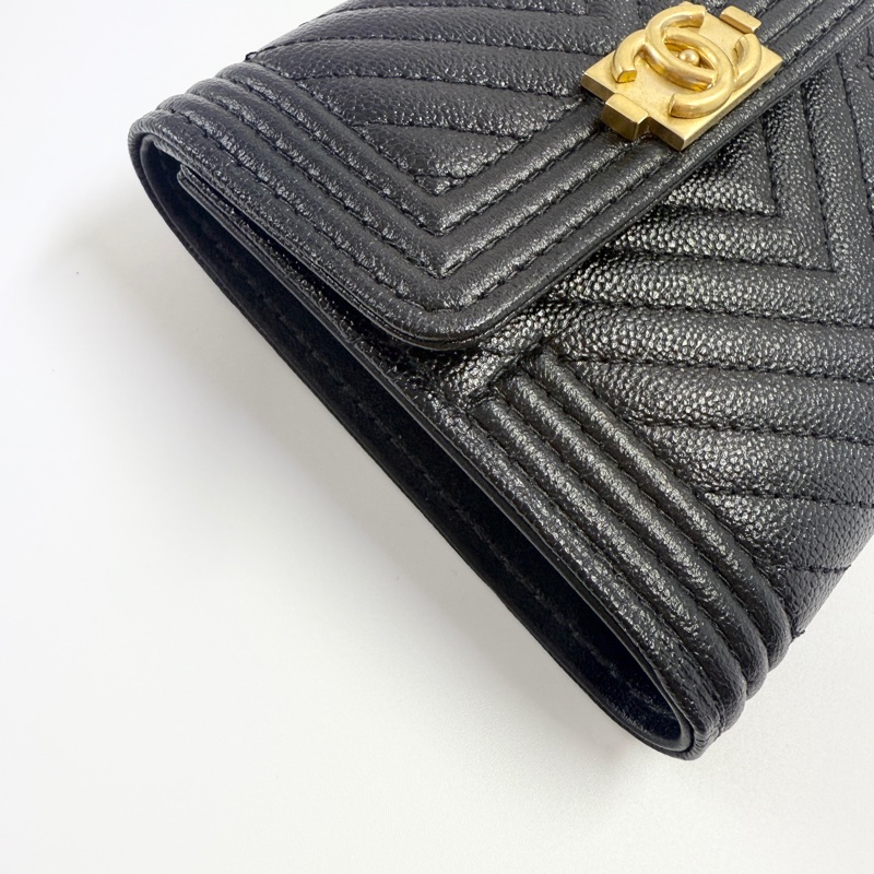 CHANEL香奈兒BOY V形紋三折短夾黑色金釦-2