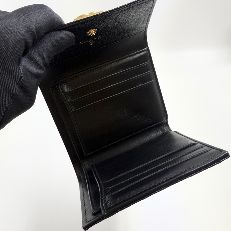 CHANEL香奈兒BOY V形紋三折短夾黑色金釦-6