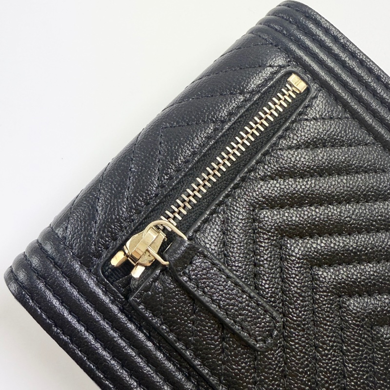 CHANEL香奈兒BOY V形紋三折短夾黑色金釦-14