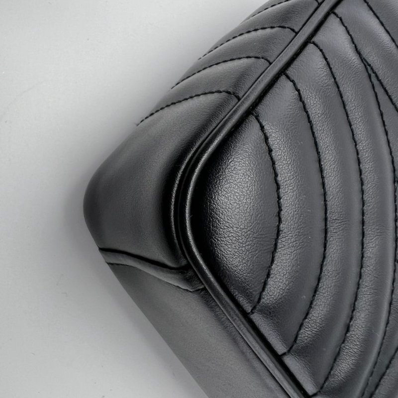 Prada Diagramme 黑色菱格皮革鍊條單肩包-9