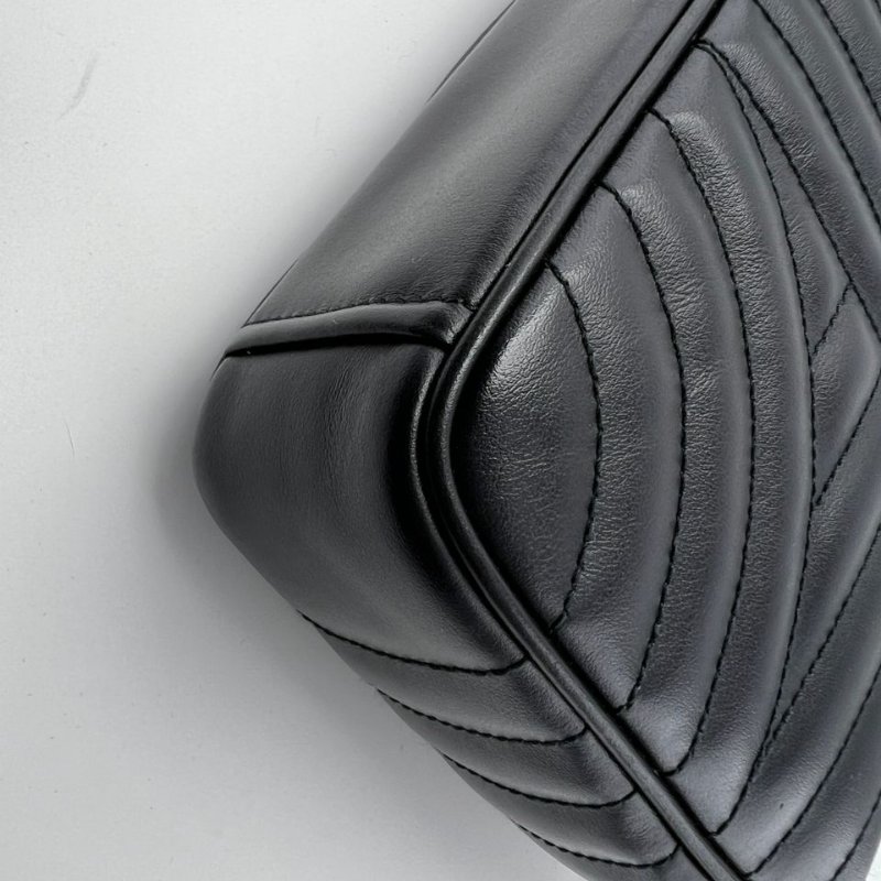 Prada Diagramme 黑色菱格皮革鍊條單肩包-12