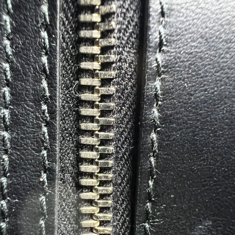 Prada Diagramme 黑色菱格皮革鍊條單肩包-18