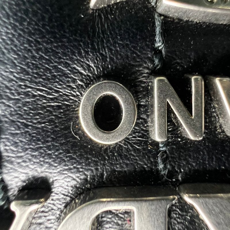 Prada Diagramme 黑色菱格皮革鍊條單肩包-19