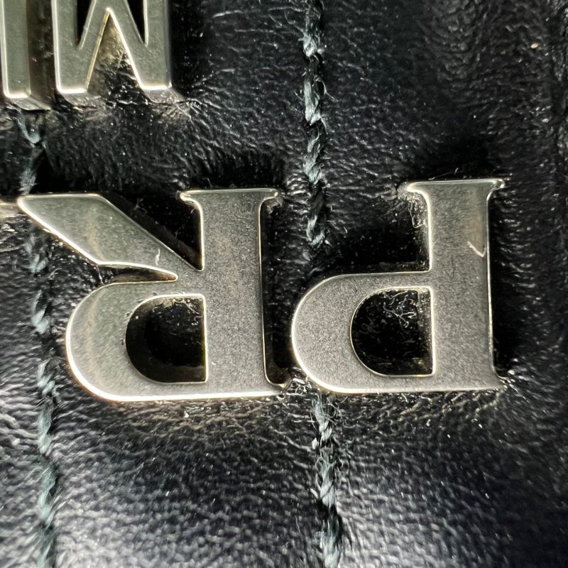 Prada Diagramme 黑色菱格皮革鍊條單肩包-24