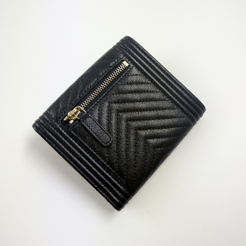 CHANEL香奈兒BOY V形紋三折短夾黑色金釦-1