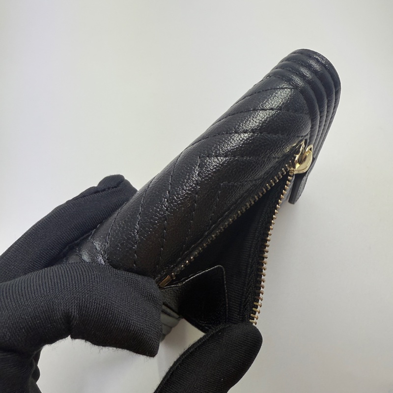 CHANEL香奈兒BOY V形紋三折短夾黑色金釦-4