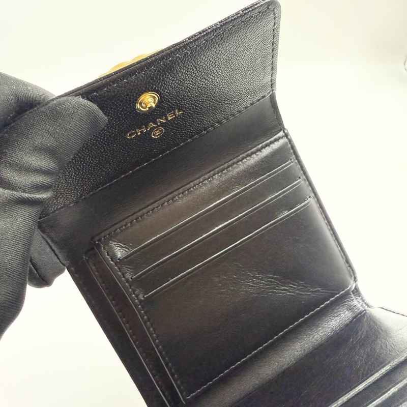CHANEL香奈兒BOY V形紋三折短夾黑色金釦-10