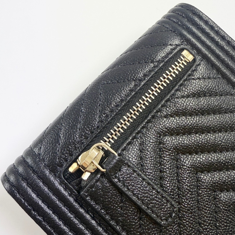 CHANEL香奈兒BOY V形紋三折短夾黑色金釦-12