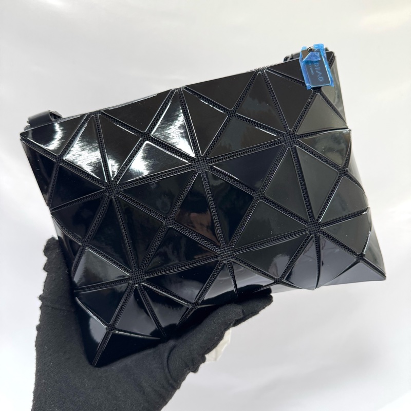 ISSEY MIYAKE  三宅一生 BAO BAO 肩背包黑色-0