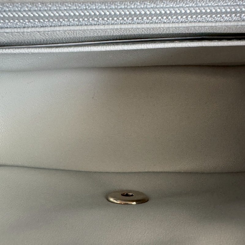 🥰99成新 閒置未用 Chanel 灰藍色金雙C小方胖-2