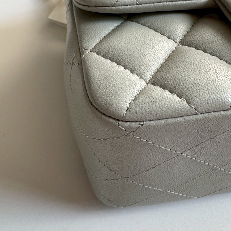 🥰99成新 閒置未用 Chanel 灰藍色金雙C小方胖-6