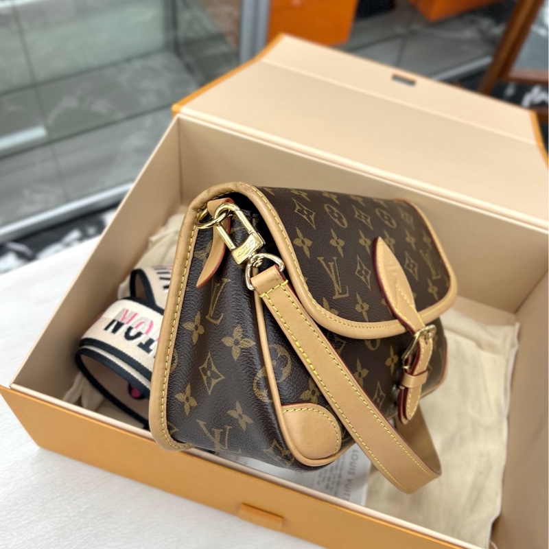 【98🆕】 LV Diane老花中號法棍 斜挎包 單肩包-4