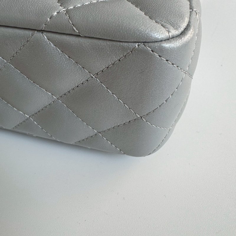 😍顏色超美的名媛感 Chanel 珍珠光澤灰藍色手提肩背包-10