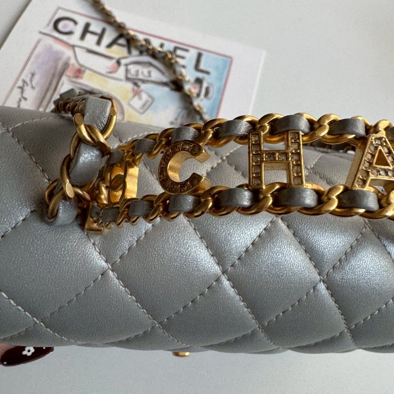 😍顏色超美的名媛感 Chanel 珍珠光澤灰藍色手提肩背包-12