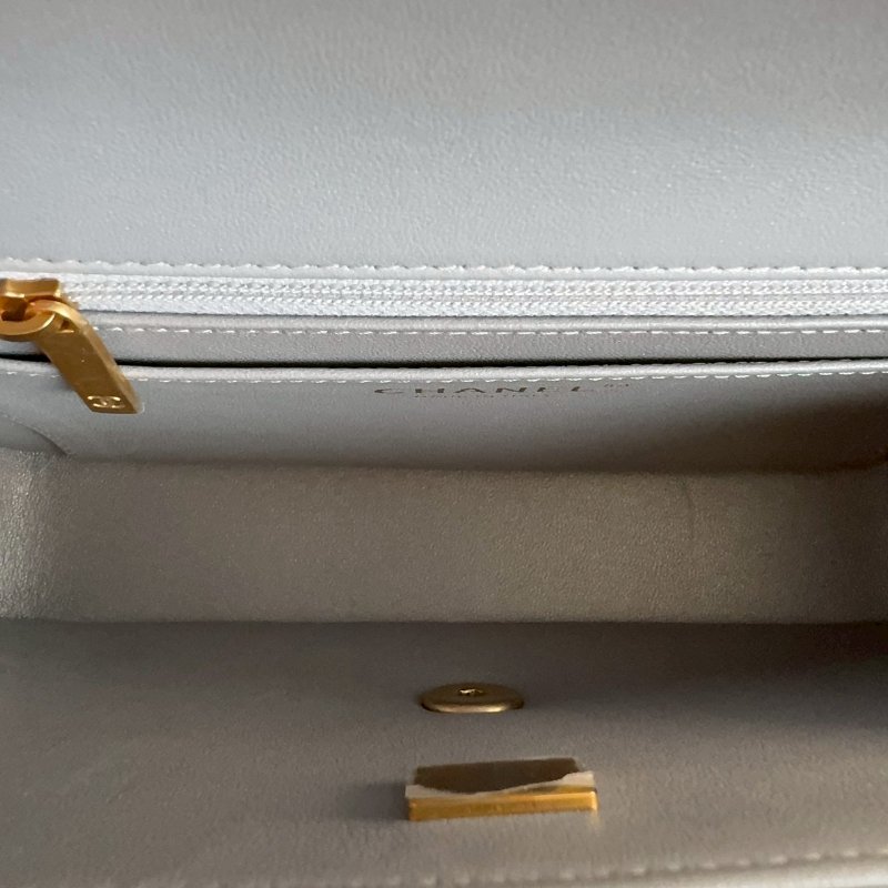 😍顏色超美的名媛感 Chanel 珍珠光澤灰藍色手提肩背包-21