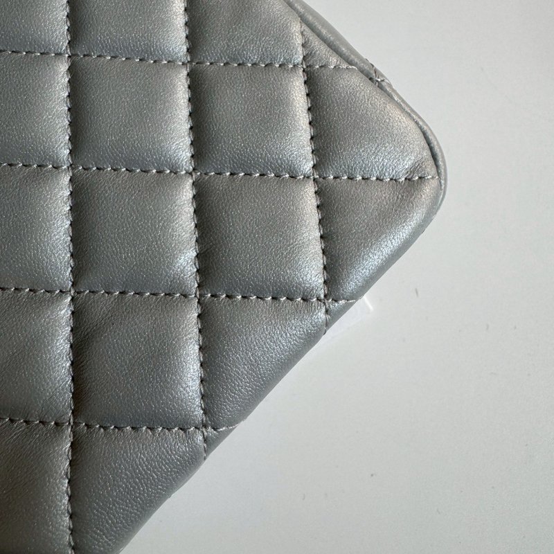 😍顏色超美的名媛感 Chanel 珍珠光澤灰藍色手提肩背包-22