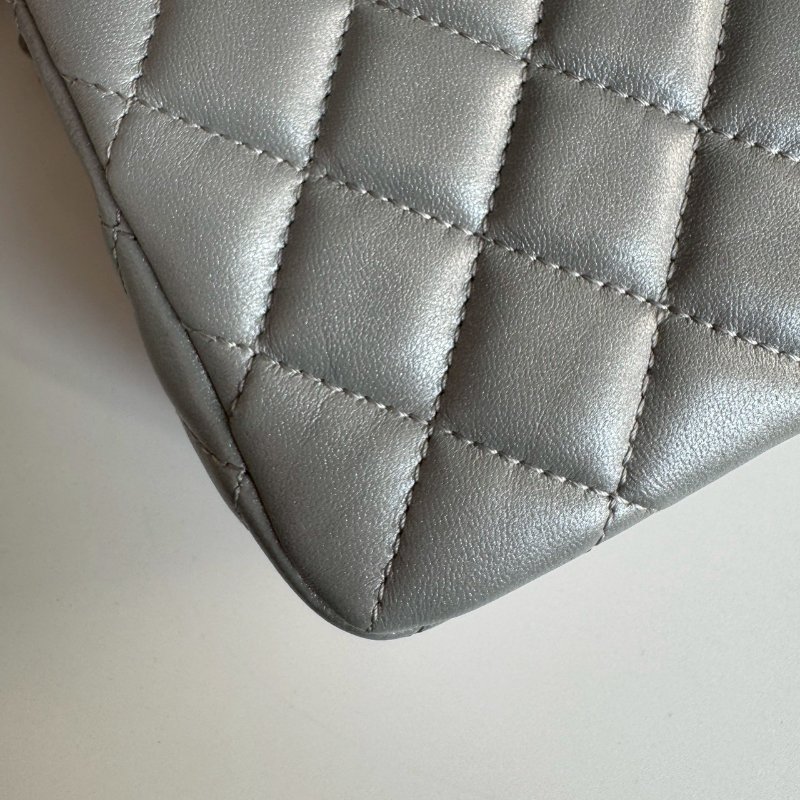 😍顏色超美的名媛感 Chanel 珍珠光澤灰藍色手提肩背包-23