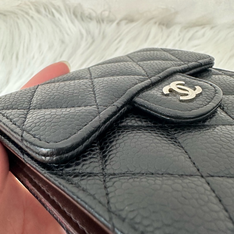 Chanel A82288 黑荔枝皮銀釦三折短夾-11