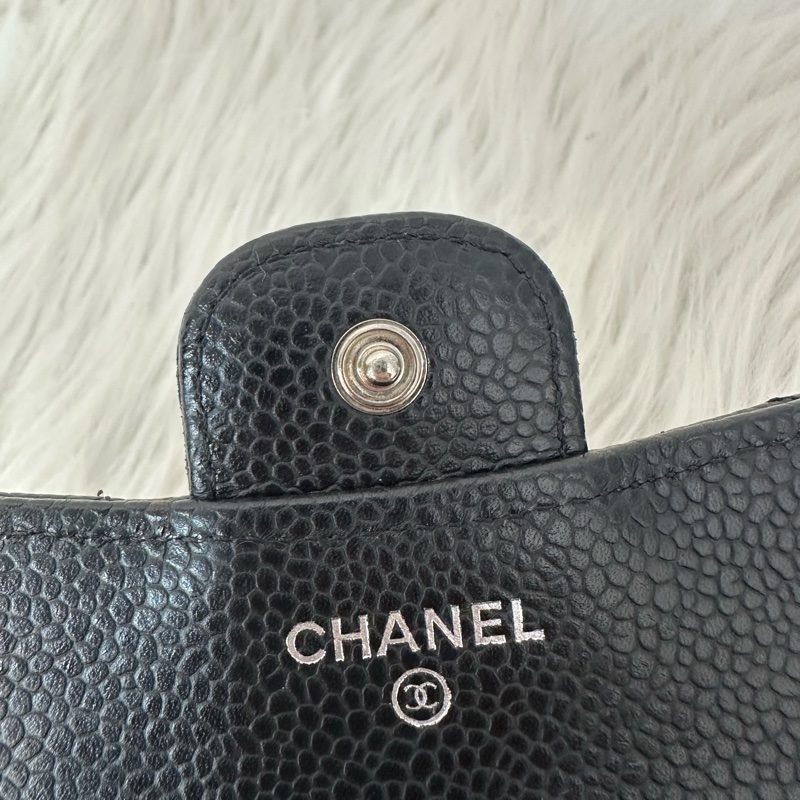 Chanel A82288 黑荔枝皮銀釦三折短夾-16