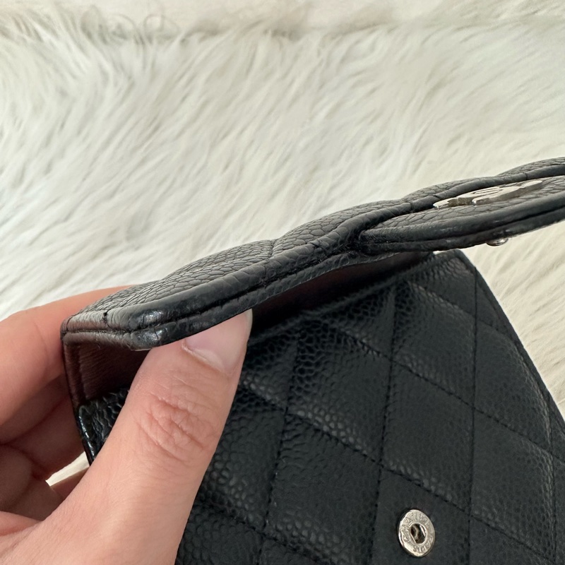 Chanel A82288 黑荔枝皮銀釦三折短夾-17