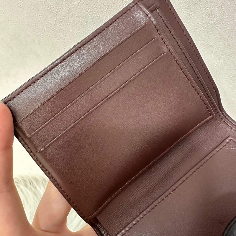 Chanel A82288 黑荔枝皮銀釦三折短夾-28