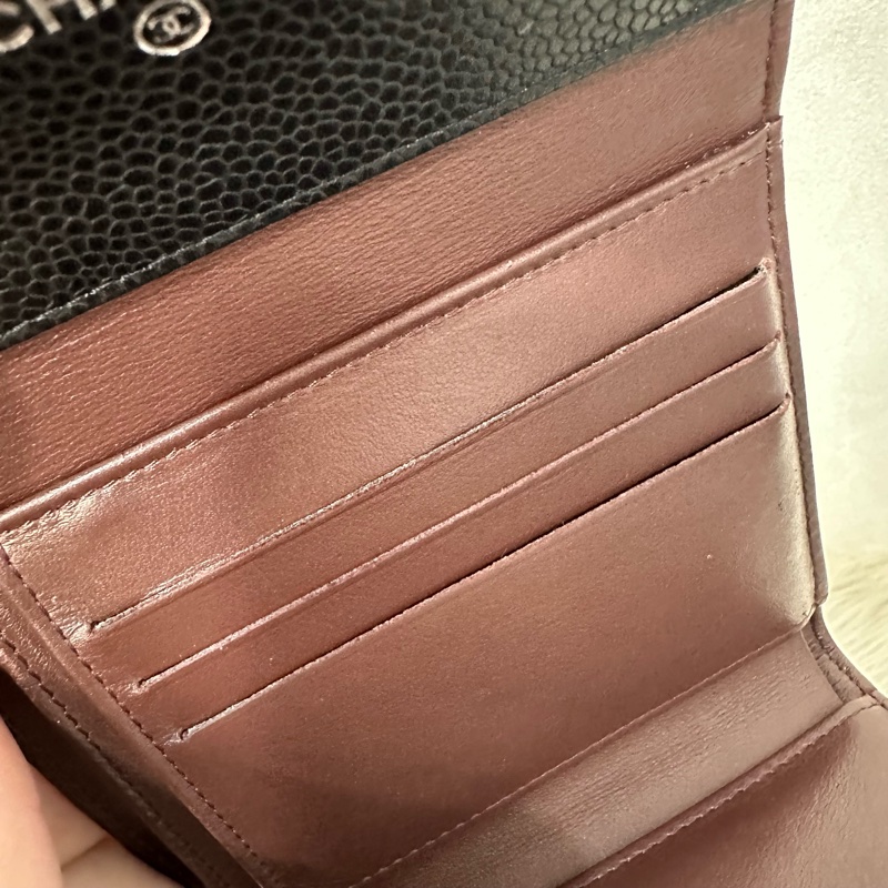 Chanel A82288 黑荔枝皮銀釦三折短夾-30