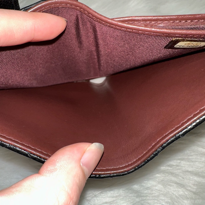 Chanel A82288 黑荔枝皮銀釦三折短夾-39