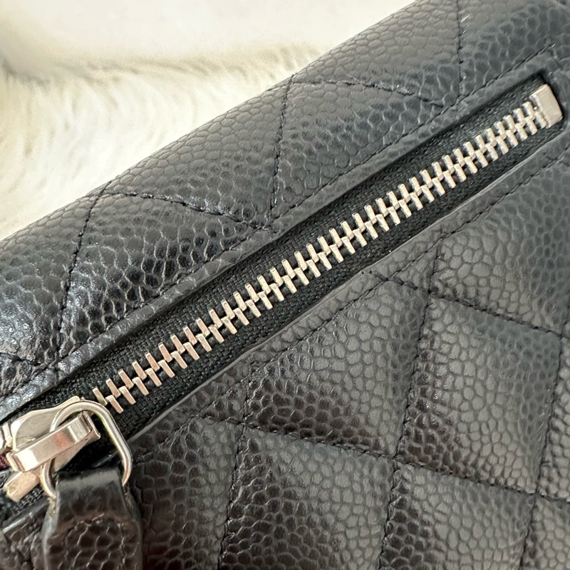 Chanel A82288 黑荔枝皮銀釦三折短夾-45