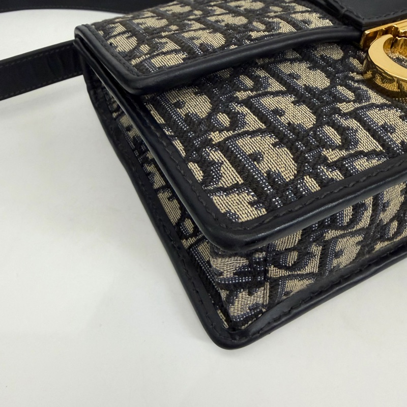 Dior 藍緹花布金釦30 Montaigne小型肩斜背包-6