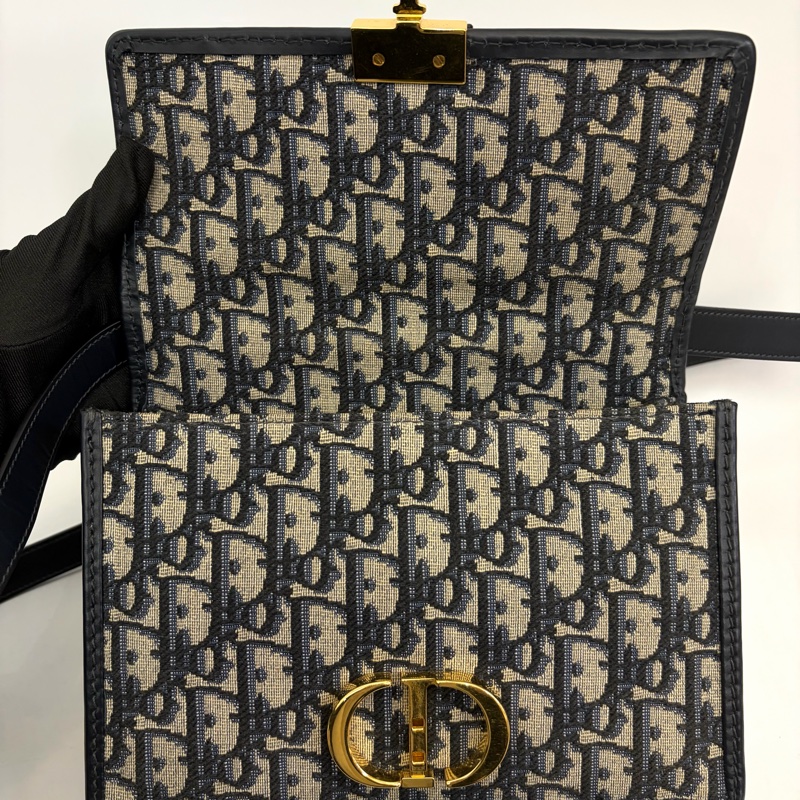 Dior 藍緹花布金釦30 Montaigne小型肩斜背包-8