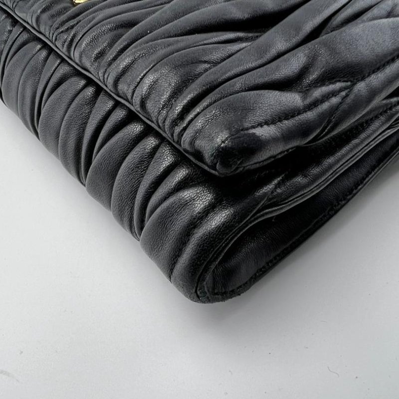 Miu Miu 皺褶手袋-11